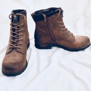 NWOT White Mountain Boots